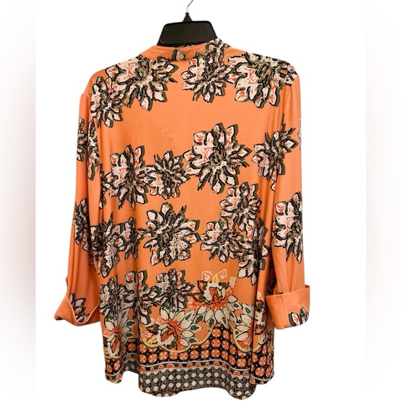 Ava & Grace Women’s XL Mandarin Collar, 4 Button Down, Convertible Sleeve Top - Picture 5 of 5